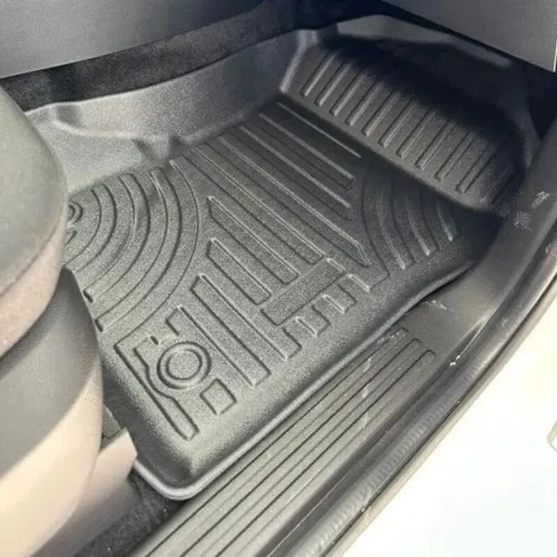 Tappetini 3D a vasca montati in auto